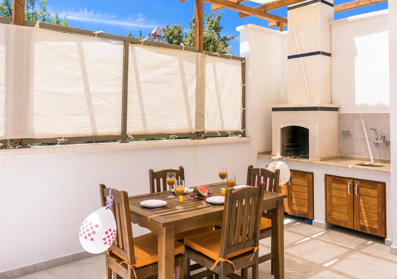 Villa 2 Sleeps 4 Isolated Honeymoon-Villa Sardunya 카스 외부 사진